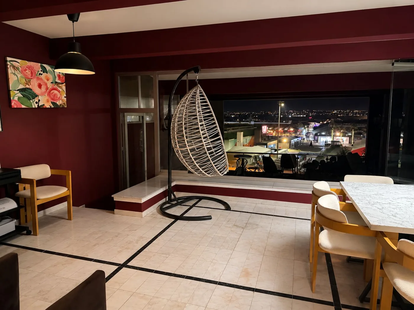 Tuzla Marina Spa marina manzaralı dinlenme alanı